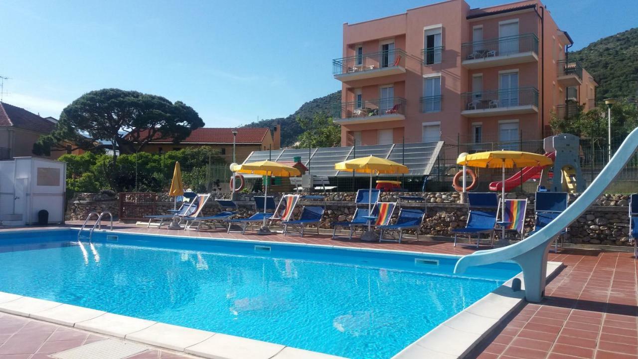 Residence Mizar Pietra Ligure Exterior photo